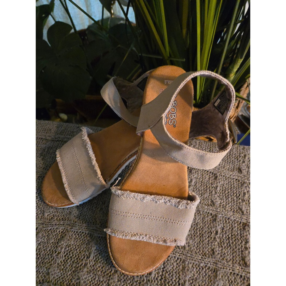 BOBS from Sketchers Desert Kiss Secret Picnic Taupe Wedge Sandals Womens 9.5